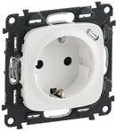 Shuko socket with child protection with USB C White - Legrand Valena Allure 753005