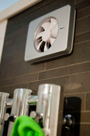 Fresh Intellivent 2.0 Badlüfter – Leiser Abluftventilator, Weiß, Feuchtigkeitssensor, Timer, 134 m³/h, 21 dB(A), 5 W, 5 Jahre Garantie – Schweden